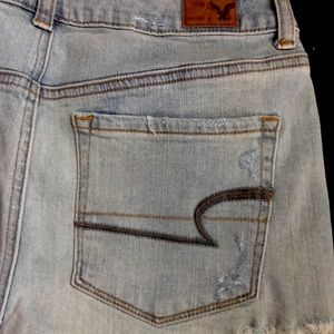 AE high rise Shortie Shorts ~ light wash